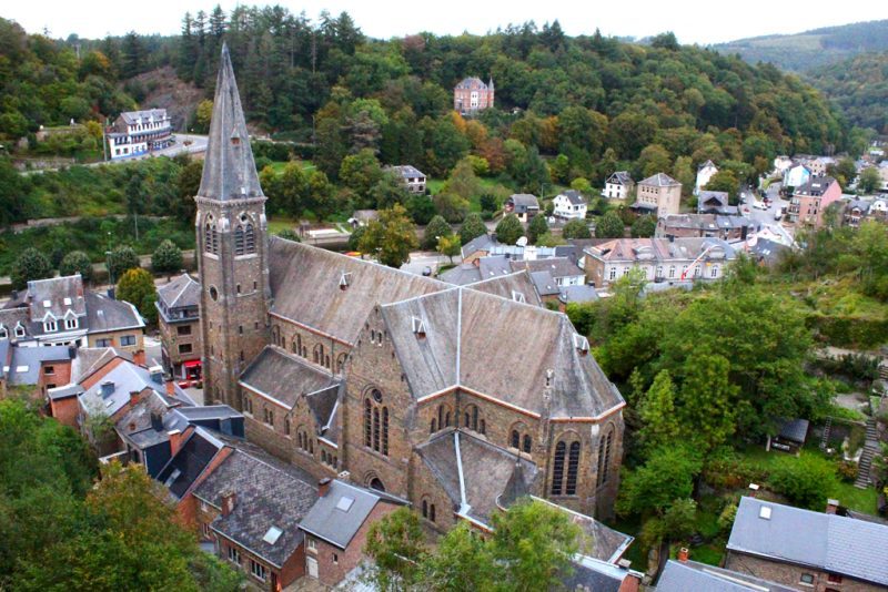 Sint-Niklaaskerk La Roche-en-Ardenne stadswandeling